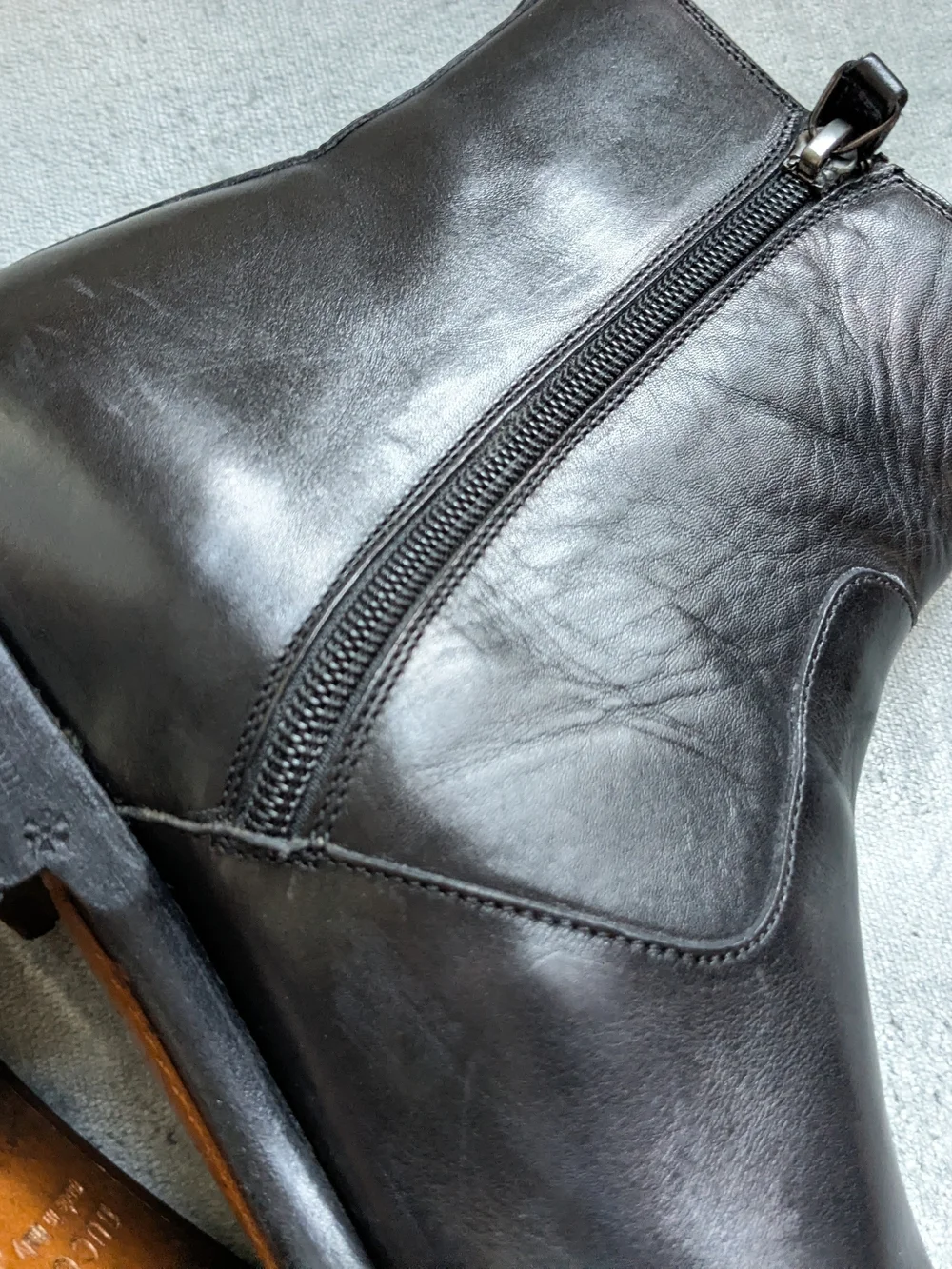 Gucci Black Leather Chelsea Boots for Men Size Zip US 11